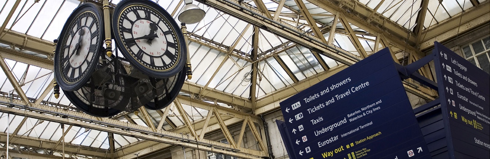 Visit Dubai - campaign in Waterloo Station